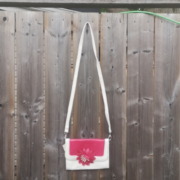 Purse - Picture 1 of 1